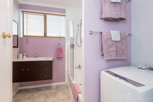 11-Bathroom-1-with-wash-machine