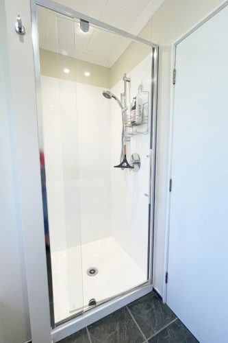 14-b-Shower-cubicle