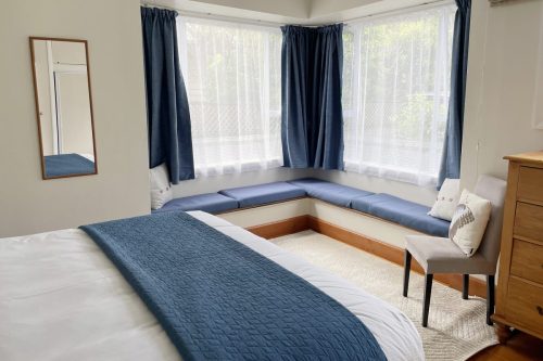 master-window-seat-1